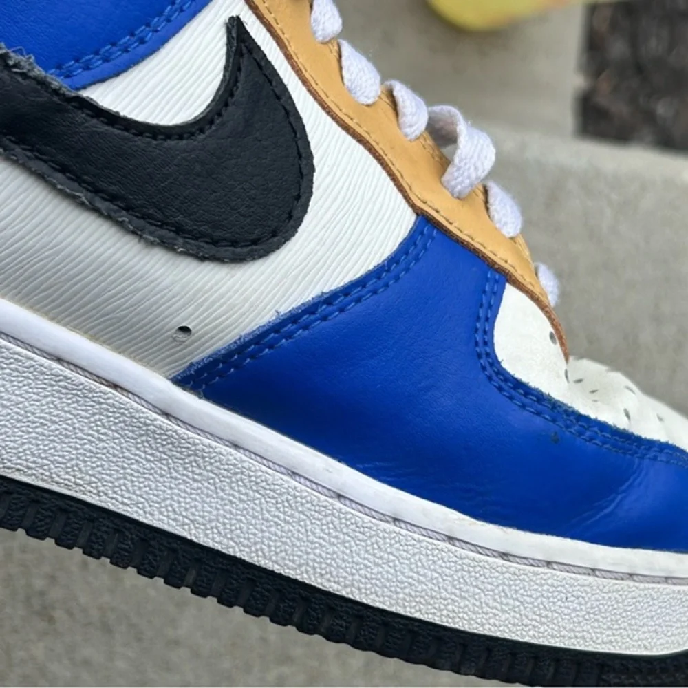 Nike Air Force 1 (aq3778-994) women’s 6.5 white black blue‎ gold
